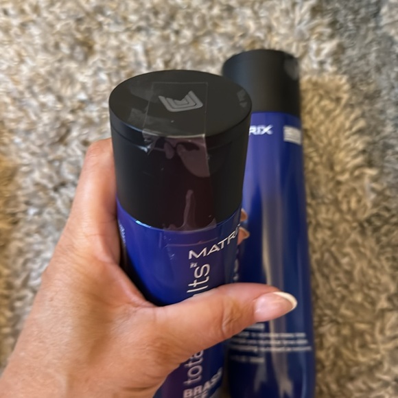 Sealed 2 pack MATRIX Total Results BRASS OFF Blue Shampoo (10.1 oz each) - Picture 2 of 5